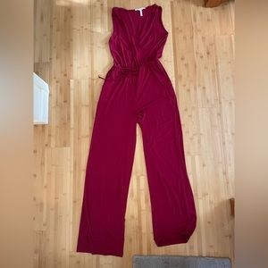 BCBG XS wide leg v-neck jumpsuit with pockets.